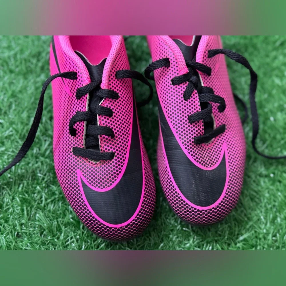 Nike‎ Kids Pink and Black Cleats Size 13C